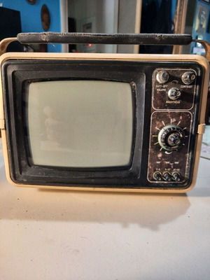 Silelis 405D portable black and white TV used, Soviet 1970s