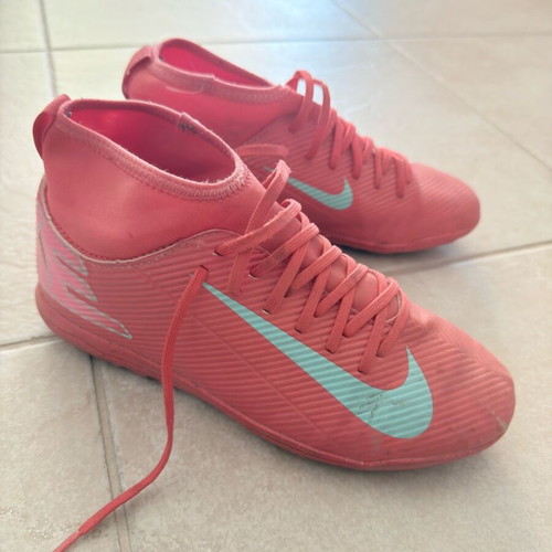Nike football shoes used, size 38, orange