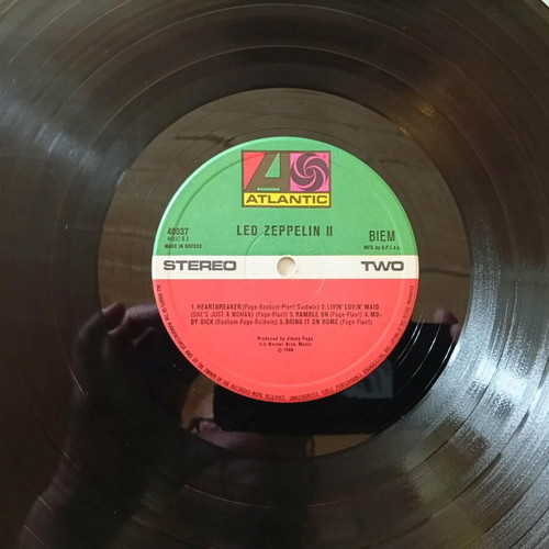Led Zeppelin II vinyl record, rock