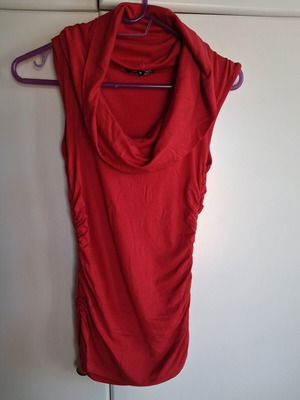 Sleeveless draped blouse red, like new, size S