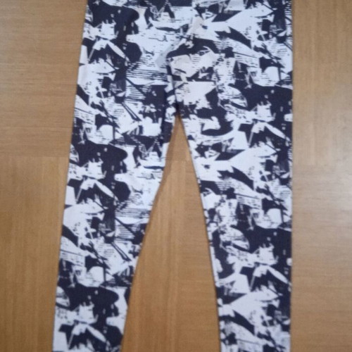 Sports leggings used for girl 7-8 years, black and white