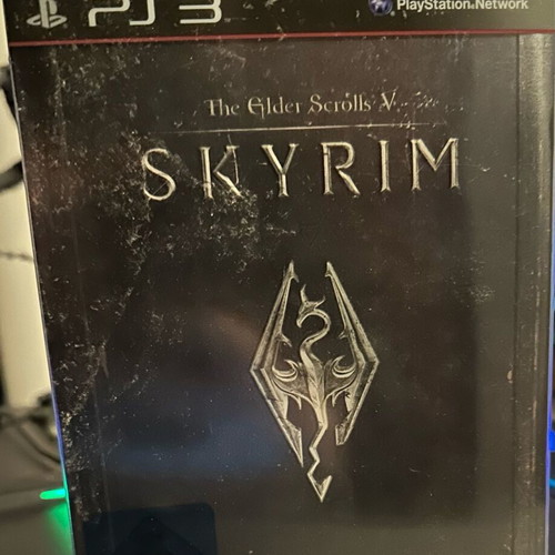 Skyrim PS3 Limited Deluxe Edition like new
