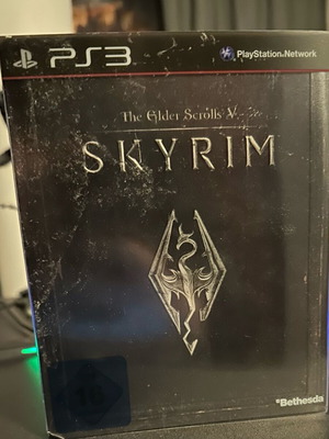 Skyrim PS3 Limited Deluxe Edition like new