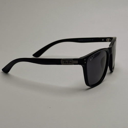 Ray Ban Wayfarer sunglasses new, polarized, black and white