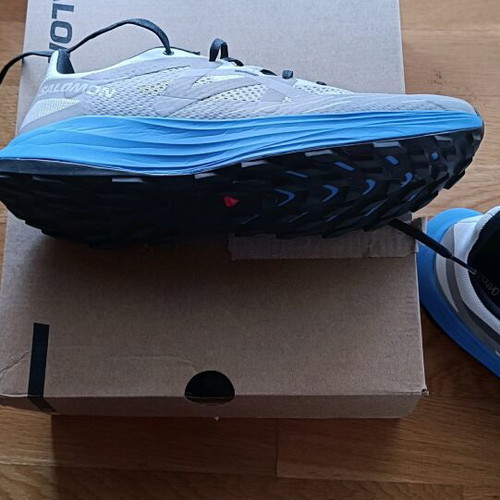 Salomon Ulta Flow sneakers like new, gray, size 44