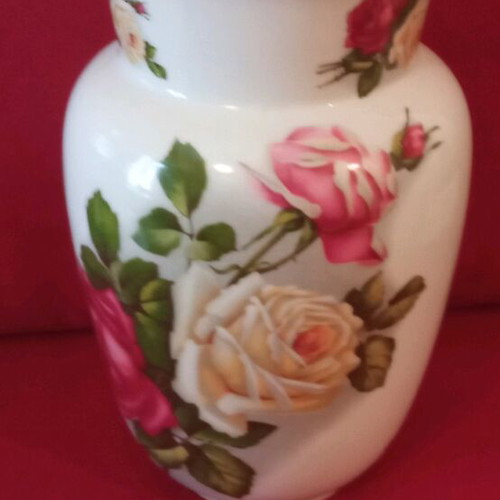 Vase Roses like new