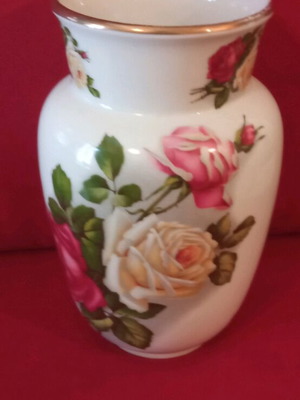 Vase Roses like new
