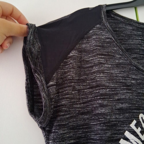 Short-sleeve t-shirt like new, size L, black and white