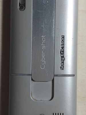 Sony Ericsson K770i μεταχειρισμένο με φορτιστή