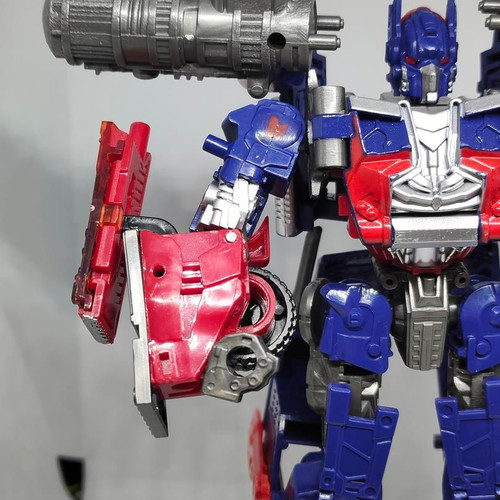 Transformer Optimus Prime collectible figure 18cm like new with box