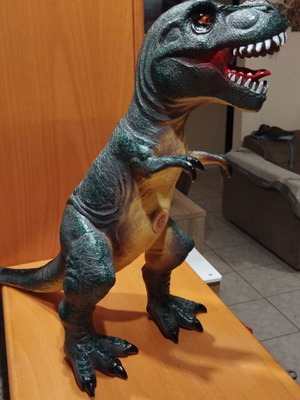 Dinosaur figure with realistic sound, 50 cm height