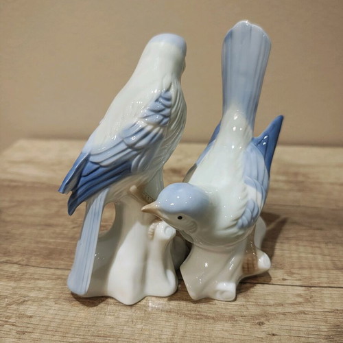 Porcelain figurine like new