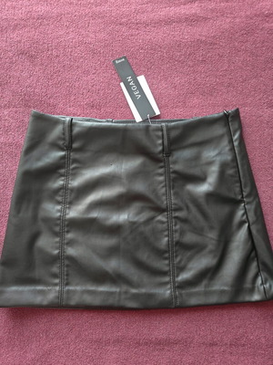 H&M black mini skirt new