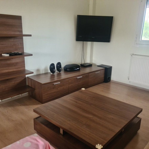Neoset Coffee Table like new, heavy wood, walnut finish, 100x100 cm