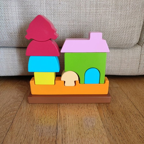 VIGA Magnetic Standing Puzzle Like New, Red Riding Hood Theme