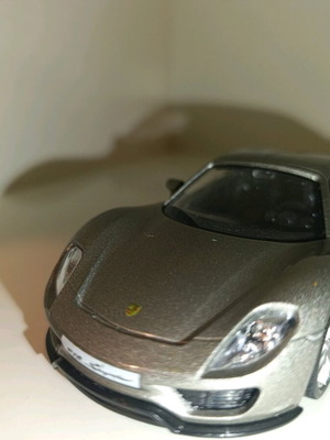 Porsche 918 Spyder μινιατούρα παιχνίδι 1:32 σαν καινούργιο