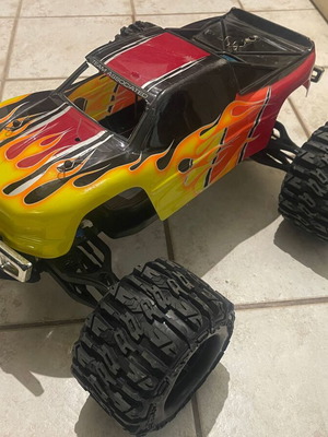 Nitro RC τηλεκατευθυνόμενο βενζινοκίνητο Monster Truck Team Associated MGT 8.0 σαν καινούργιο