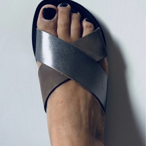Leather sandals flat size 38 gray like new