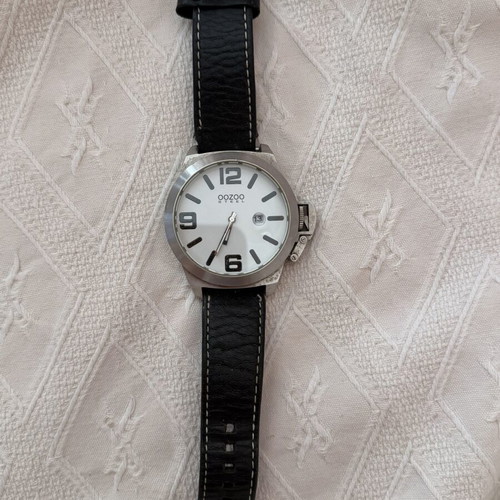 Oozoo watch with strap in like new condition