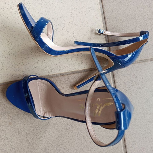 Mark Milan blue sandals like new, size 39