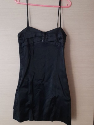 Mini black dress like new, size M, with side zipper and ruffles