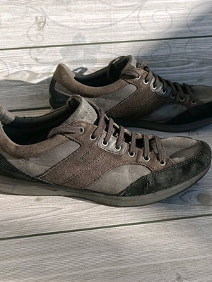 Geox кожени сникърси употребявани, номер 46, ежедневни, черно и сиво