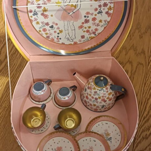 Prinzessin Lillifee metal tea set for children like new