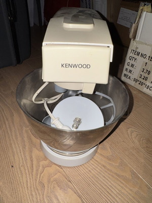Kenwood Chef kitchen machine KM/A900 series with metal body and stainless steel bowl