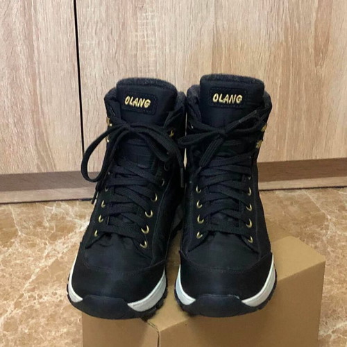 Olang women's snow boots like new, size 38, black and white