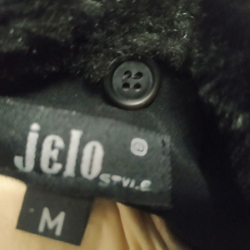 Thin black coat with detachable fur collar like new, size M