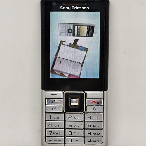 Sony Ericsson Naite (J105i) phone like new, silver