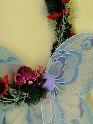 Large decorative wreath like new