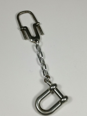 Nautical D-shackle keychain used for keys