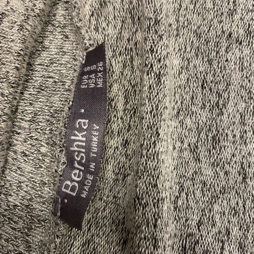 Bershka gray blouse size S used with wide sleeves and choker neck