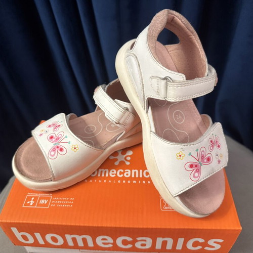 Biomecanics Anatomical Leather Sandals Size 26 Like New, Girls