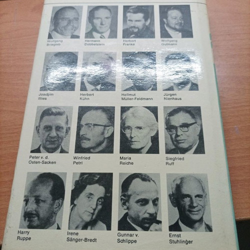 Book Itan oi Theoi Astronautes like new