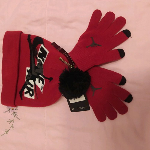 Jordan hat and gloves new with tags, for ages 4 to 6, red