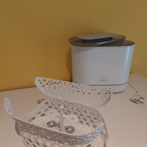 Philips Avent 4-in-1 Electric Steam Sterilizer like new