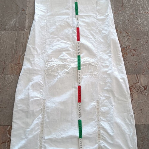 Sleeveless traditional shirt with embroidered neckline