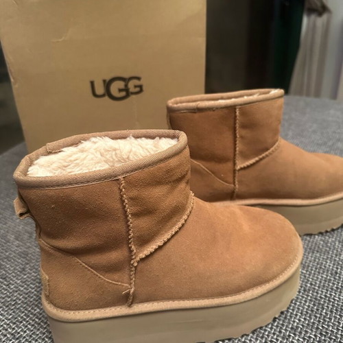 Mini Ugg platforms size 37 like new, brown