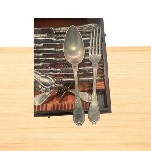 Silver-plated cutlery set like new, 36 pieces in original case