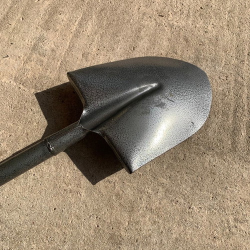 Metal shovel like new, 102cm length, D-handle