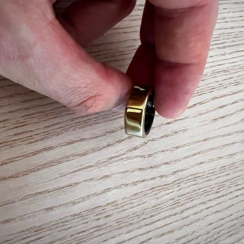 Oura Ring Gen 3 Heritage Gold US6 used with original charging base