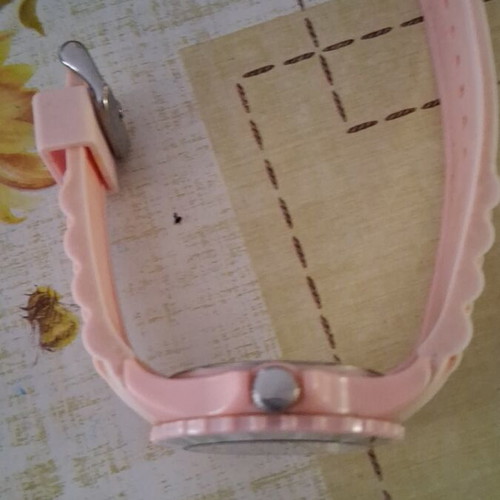 Pink watch like new, waterproof, needs battery change