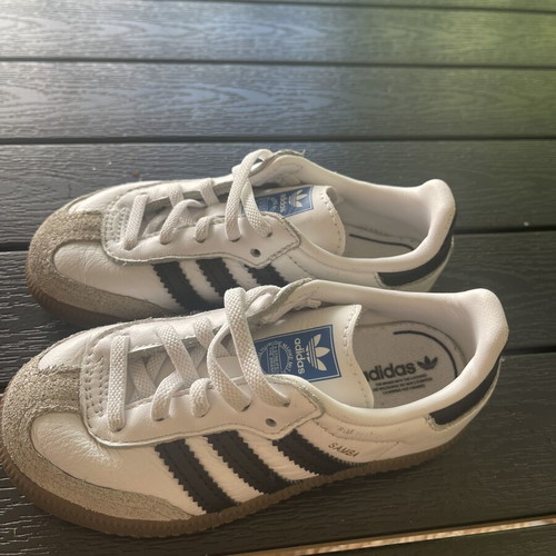 Adidas Sampa shoes size 25 used