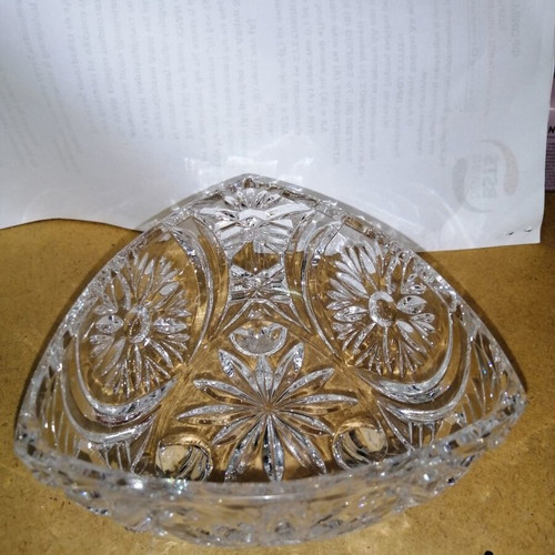 Glass fondue bowl like new with impressive design