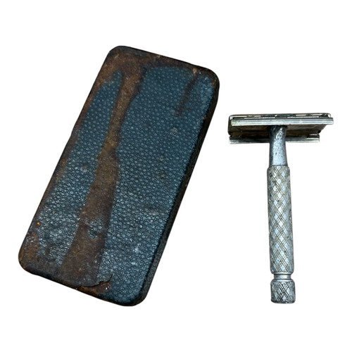 Vintage Gillette shaving set with box used
