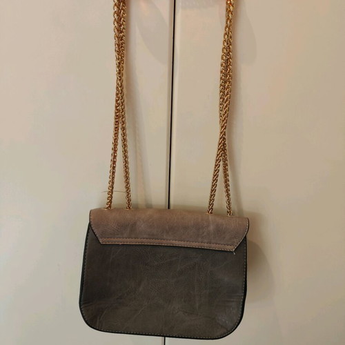 Evening shoulder bag like new with gold chain, two-tone