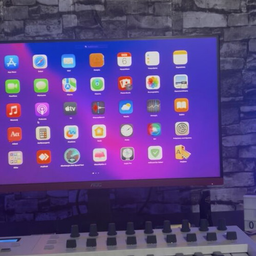 Mac Hackintosh PC studio setup with Focusrite audio interface