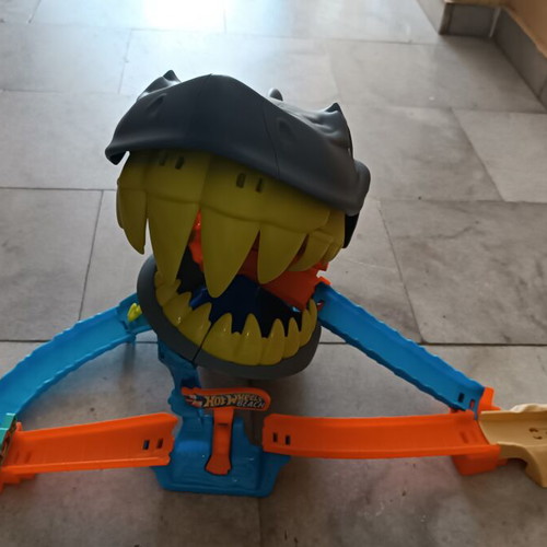 Hot Wheels racetrack
